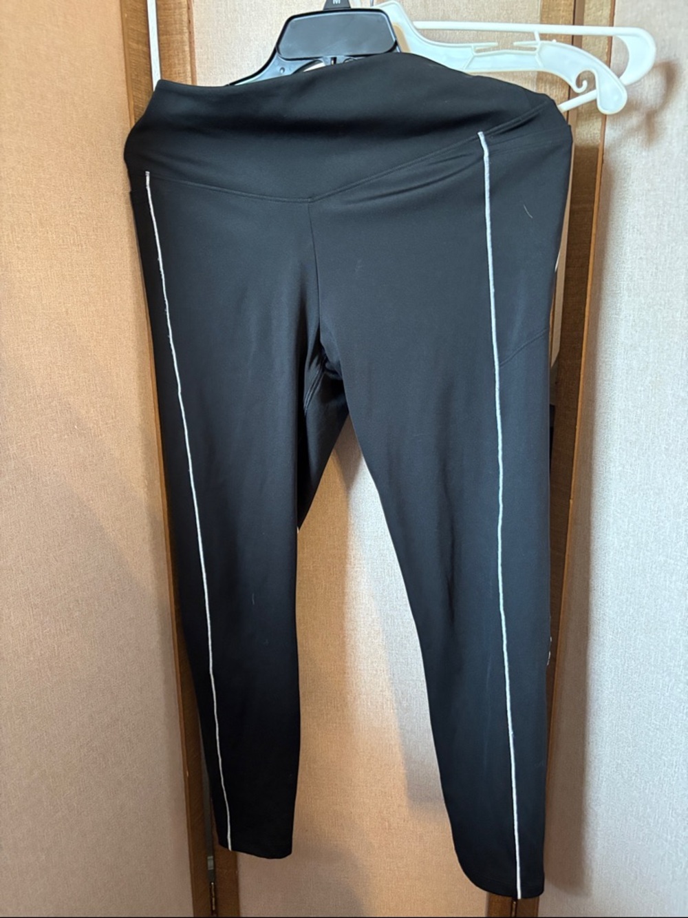 FINAL MARKDOWN Pink Active  Black Leggings with White Piping Large